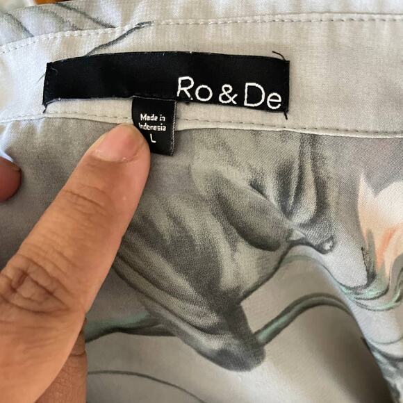 Ro & De Floral Sheer Gray Blouse - Picture 5 of 6